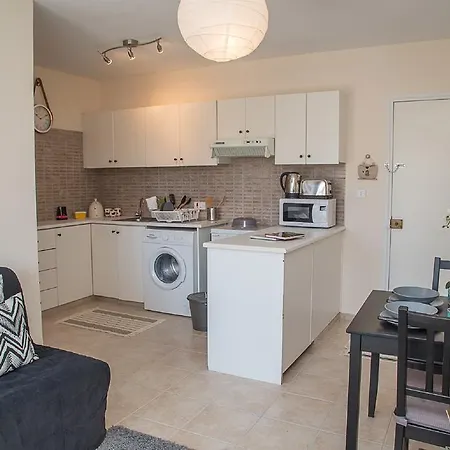 Hut Apartamento Paphos