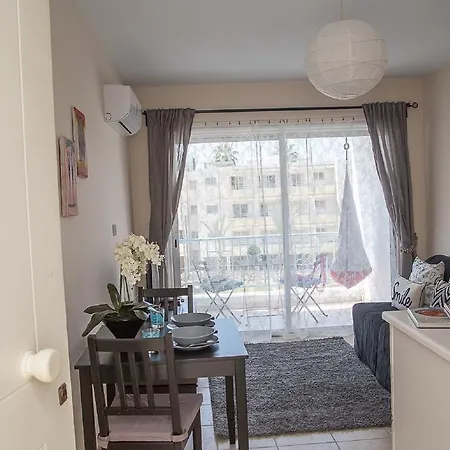 Paphos Love Hut Apartment